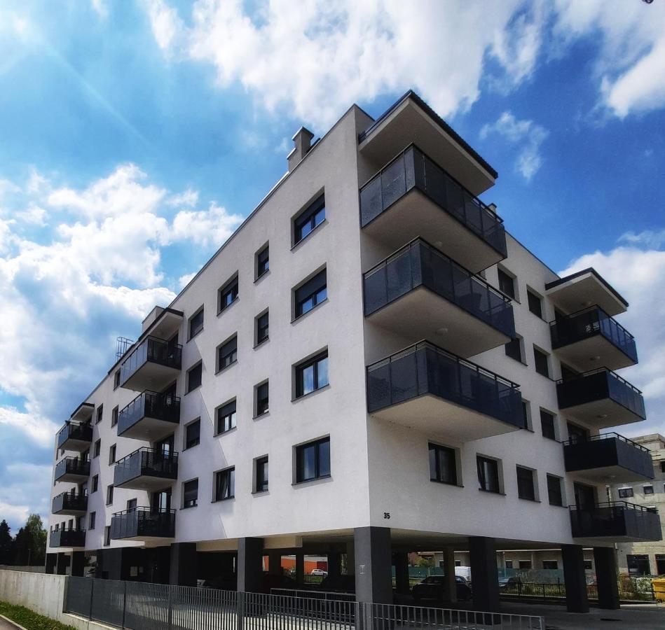 Apartment Mrvica Near The Zagreb Airport Velika Gorica Exterior foto